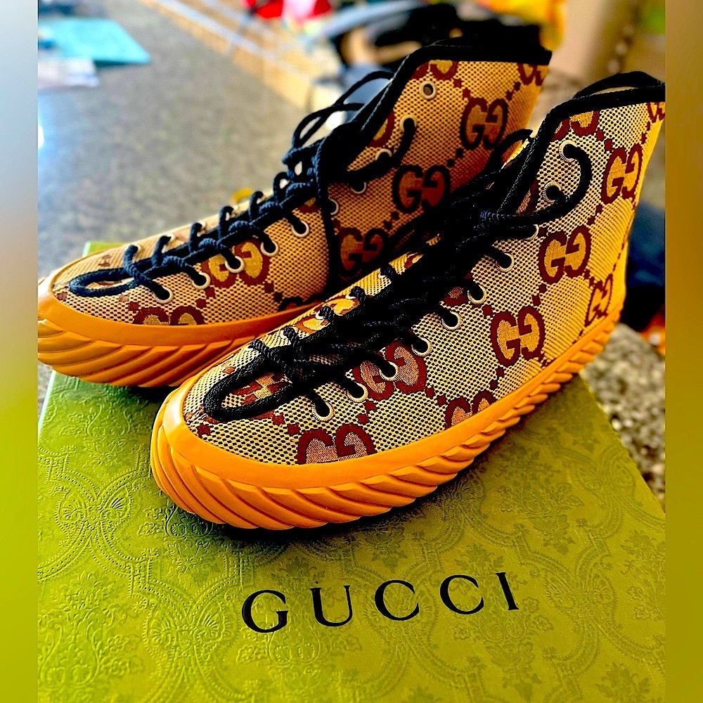 Gucci Men's High-Top Sneakers Size 10 NWT (Authentic) and Perfect Condition.